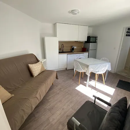 Maisonnette Proche Et Centre *